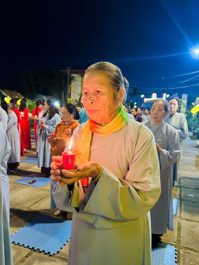 Chùa Đống Cao – Thanh Hóa: Lễ Hoa đăng mừng ngày khánh đản Đức Phật A Di Đà và đón năm mới 2026
