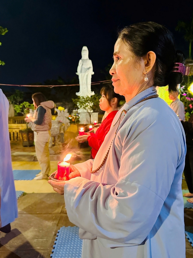 Chùa Đống Cao – Thanh Hóa: Lễ Hoa đăng mừng ngày khánh đản Đức Phật A Di Đà và đón năm mới 2026