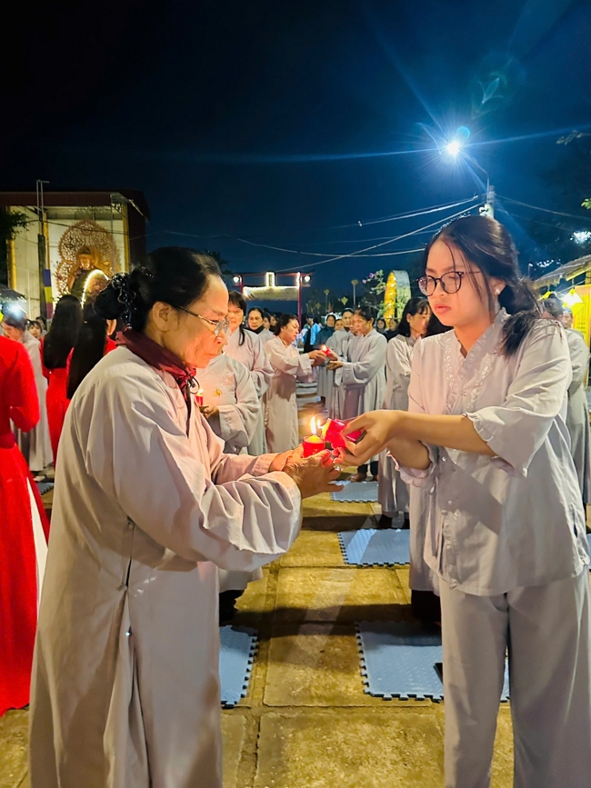 Chùa Đống Cao – Thanh Hóa: Lễ Hoa đăng mừng ngày khánh đản Đức Phật A Di Đà và đón năm mới 2026