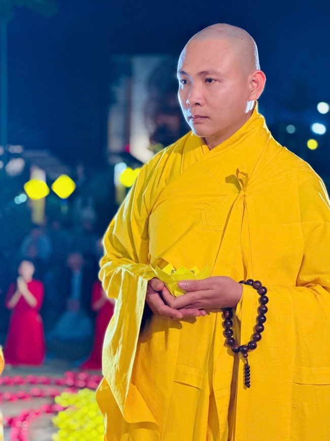 Chùa Đống Cao – Thanh Hóa: Lễ Hoa đăng mừng ngày khánh đản Đức Phật A Di Đà và đón năm mới 2026