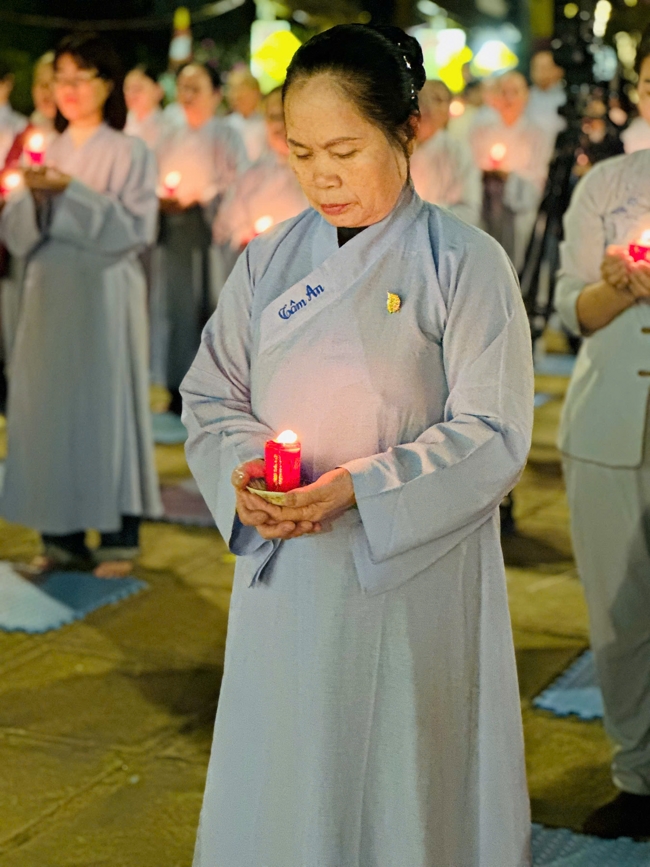 Chùa Đống Cao – Thanh Hóa: Lễ Hoa đăng mừng ngày khánh đản Đức Phật A Di Đà và đón năm mới 2026