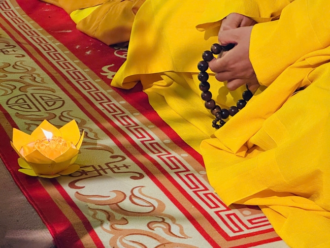 Chùa Đống Cao – Thanh Hóa: Lễ Hoa đăng mừng ngày khánh đản Đức Phật A Di Đà và đón năm mới 2026