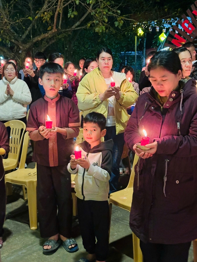 Chùa Đống Cao – Thanh Hóa: Lễ Hoa đăng mừng ngày khánh đản Đức Phật A Di Đà và đón năm mới 2026