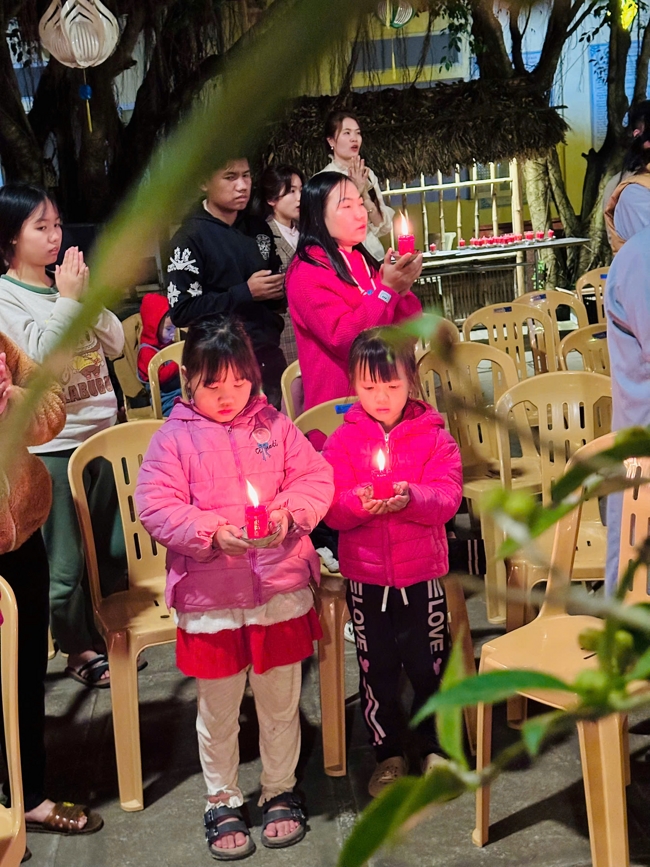 Chùa Đống Cao – Thanh Hóa: Lễ Hoa đăng mừng ngày khánh đản Đức Phật A Di Đà và đón năm mới 2026