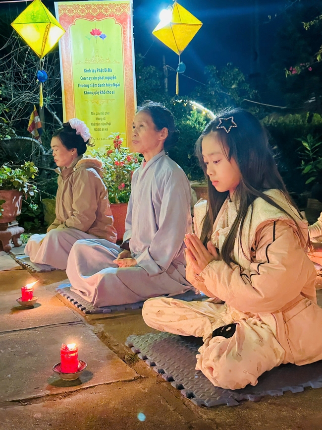 Chùa Đống Cao – Thanh Hóa: Lễ Hoa đăng mừng ngày khánh đản Đức Phật A Di Đà và đón năm mới 2026