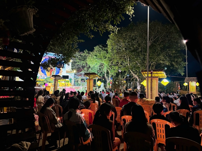 Chùa Đống Cao – Thanh Hóa: Lễ Hoa đăng mừng ngày khánh đản Đức Phật A Di Đà và đón năm mới 2026