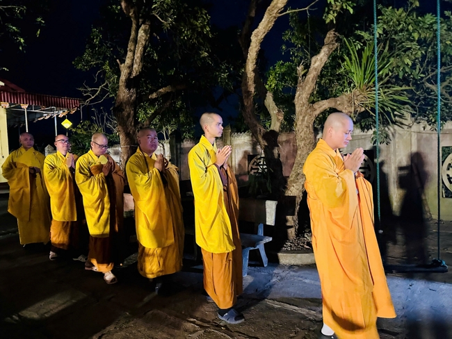 Chùa Đống Cao – Thanh Hóa: Lễ Hoa đăng mừng ngày khánh đản Đức Phật A Di Đà và đón năm mới 2026