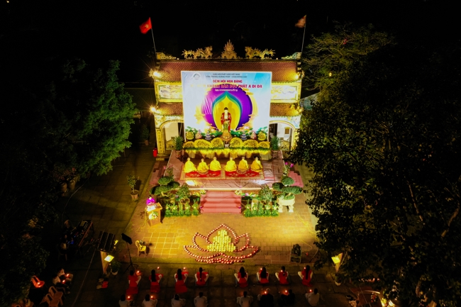 Chùa Đống Cao – Thanh Hóa: Lễ Hoa đăng mừng ngày khánh đản Đức Phật A Di Đà và đón năm mới 2026