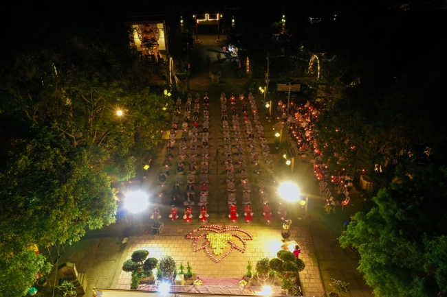 Chùa Đống Cao – Thanh Hóa: Lễ Hoa đăng mừng ngày khánh đản Đức Phật A Di Đà và đón năm mới 2026