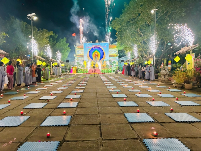 Chùa Đống Cao – Thanh Hóa: Lễ Hoa đăng mừng ngày khánh đản Đức Phật A Di Đà và đón năm mới 2026