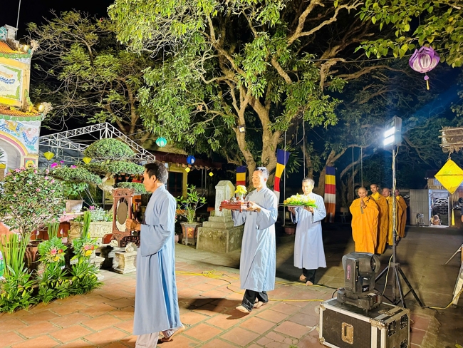 Chùa Đống Cao – Thanh Hóa: Lễ Hoa đăng mừng ngày khánh đản Đức Phật A Di Đà và đón năm mới 2026