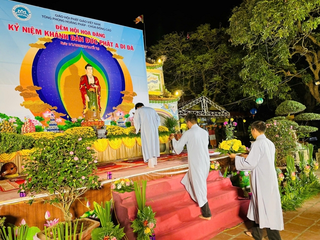 Chùa Đống Cao – Thanh Hóa: Lễ Hoa đăng mừng ngày khánh đản Đức Phật A Di Đà và đón năm mới 2026