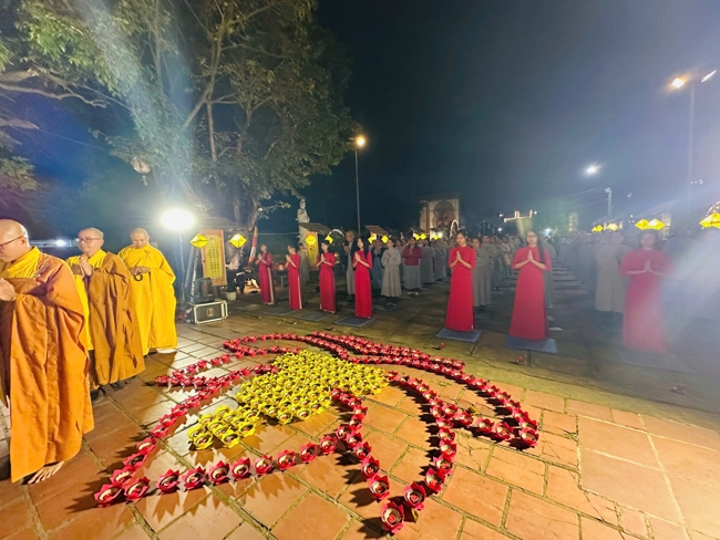 Chùa Đống Cao – Thanh Hóa: Lễ Hoa đăng mừng ngày khánh đản Đức Phật A Di Đà và đón năm mới 2026
