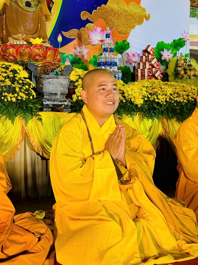 Chùa Đống Cao – Thanh Hóa: Lễ Hoa đăng mừng ngày khánh đản Đức Phật A Di Đà và đón năm mới 2026