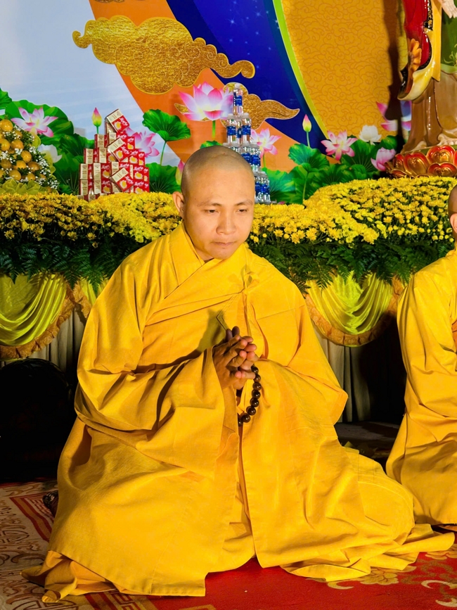 Chùa Đống Cao – Thanh Hóa: Lễ Hoa đăng mừng ngày khánh đản Đức Phật A Di Đà và đón năm mới 2026