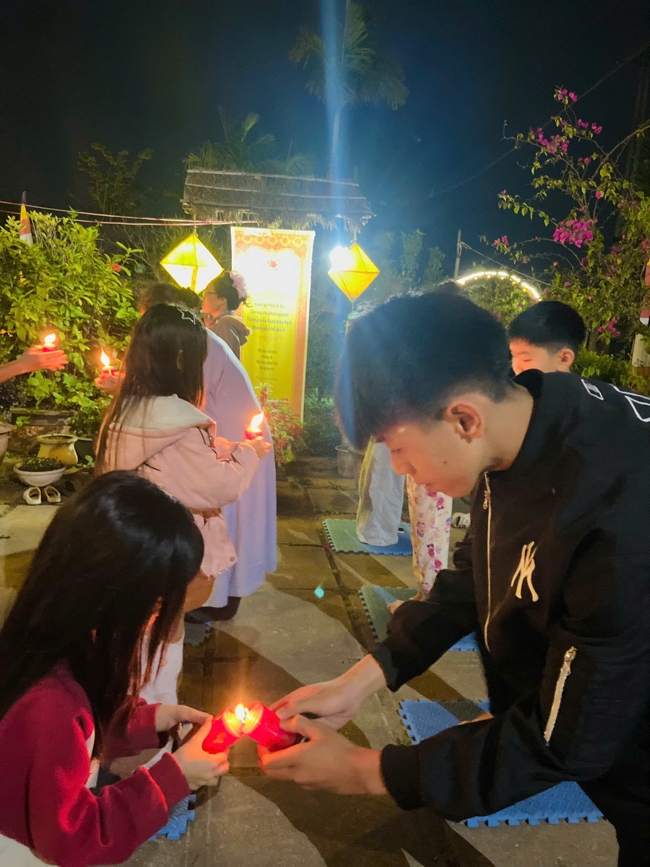 Chùa Đống Cao – Thanh Hóa: Lễ Hoa đăng mừng ngày khánh đản Đức Phật A Di Đà và đón năm mới 2026