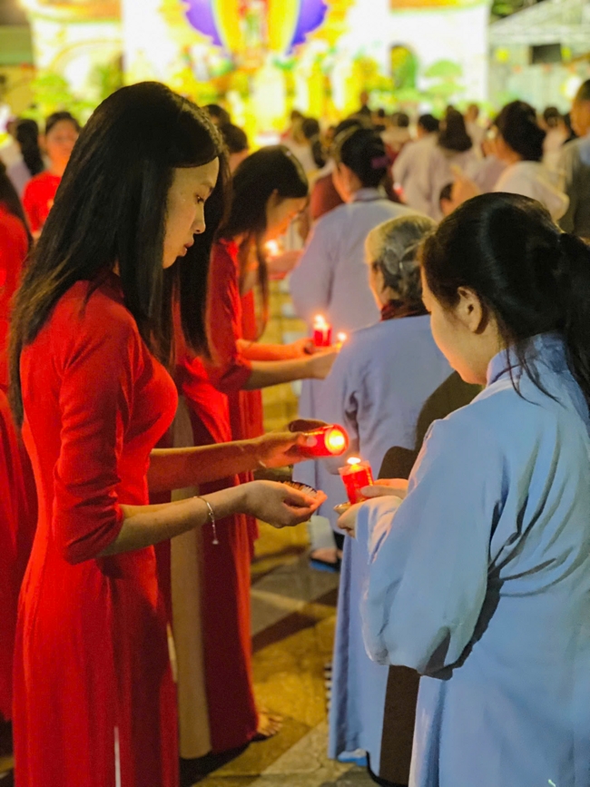 Chùa Đống Cao – Thanh Hóa: Lễ Hoa đăng mừng ngày khánh đản Đức Phật A Di Đà và đón năm mới 2026
