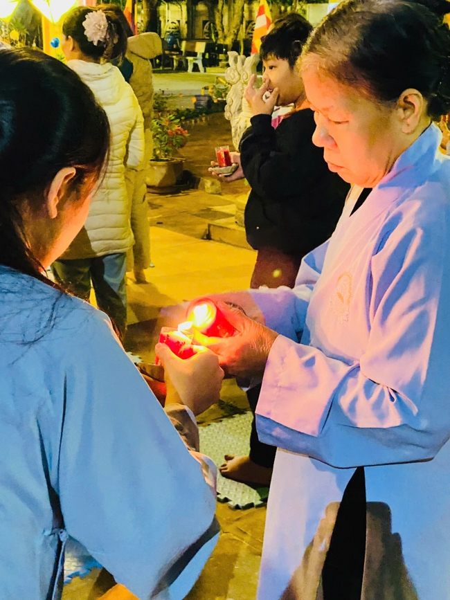 Chùa Đống Cao – Thanh Hóa: Lễ Hoa đăng mừng ngày khánh đản Đức Phật A Di Đà và đón năm mới 2026