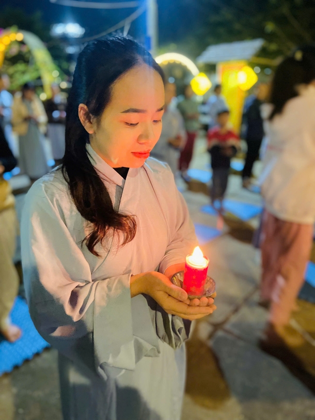 Chùa Đống Cao – Thanh Hóa: Lễ Hoa đăng mừng ngày khánh đản Đức Phật A Di Đà và đón năm mới 2026