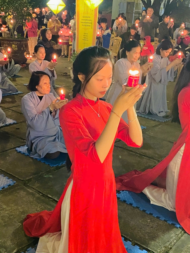 Chùa Đống Cao – Thanh Hóa: Lễ Hoa đăng mừng ngày khánh đản Đức Phật A Di Đà và đón năm mới 2026