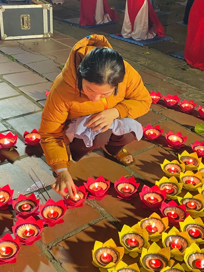 Chùa Đống Cao – Thanh Hóa: Lễ Hoa đăng mừng ngày khánh đản Đức Phật A Di Đà và đón năm mới 2026