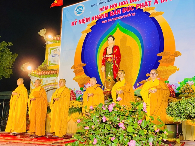 Chùa Đống Cao – Thanh Hóa: Lễ Hoa đăng mừng ngày khánh đản Đức Phật A Di Đà và đón năm mới 2026