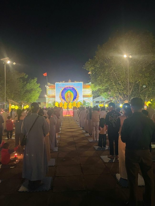 Chùa Đống Cao – Thanh Hóa: Lễ Hoa đăng mừng ngày khánh đản Đức Phật A Di Đà và đón năm mới 2026