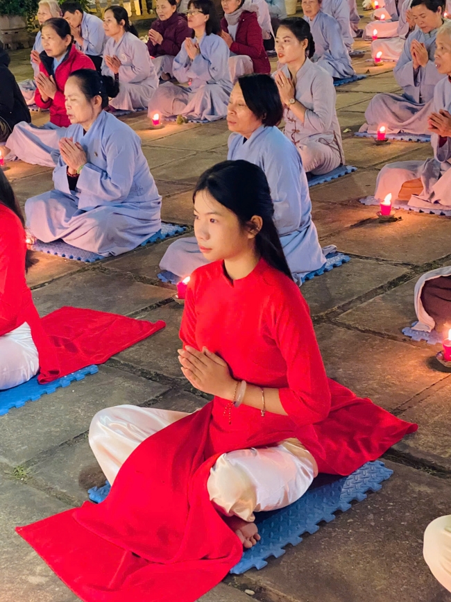 Chùa Đống Cao – Thanh Hóa: Lễ Hoa đăng mừng ngày khánh đản Đức Phật A Di Đà và đón năm mới 2026