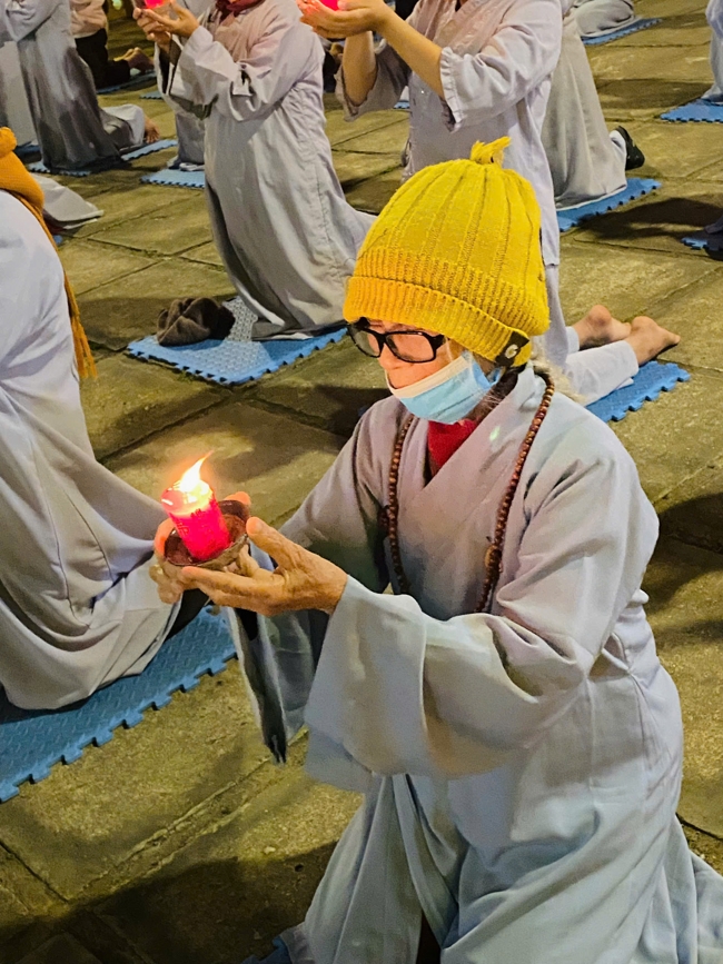 Chùa Đống Cao – Thanh Hóa: Lễ Hoa đăng mừng ngày khánh đản Đức Phật A Di Đà và đón năm mới 2026