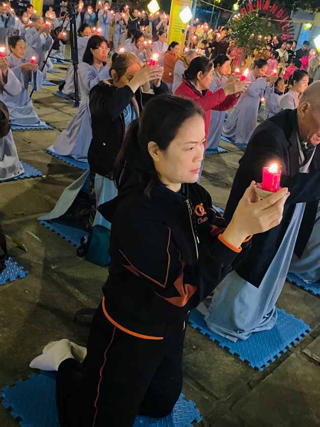 Chùa Đống Cao – Thanh Hóa: Lễ Hoa đăng mừng ngày khánh đản Đức Phật A Di Đà và đón năm mới 2026