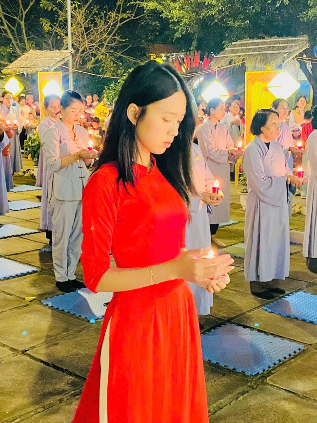 Chùa Đống Cao – Thanh Hóa: Lễ Hoa đăng mừng ngày khánh đản Đức Phật A Di Đà và đón năm mới 2026