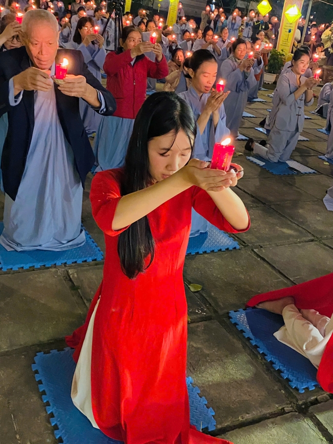 Chùa Đống Cao – Thanh Hóa: Lễ Hoa đăng mừng ngày khánh đản Đức Phật A Di Đà và đón năm mới 2026