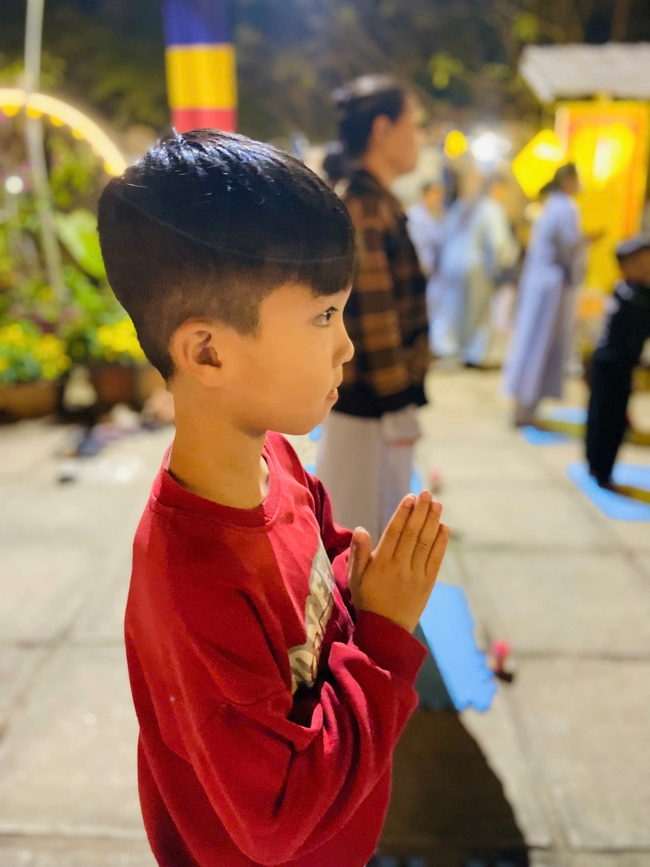 Chùa Đống Cao – Thanh Hóa: Lễ Hoa đăng mừng ngày khánh đản Đức Phật A Di Đà và đón năm mới 2026