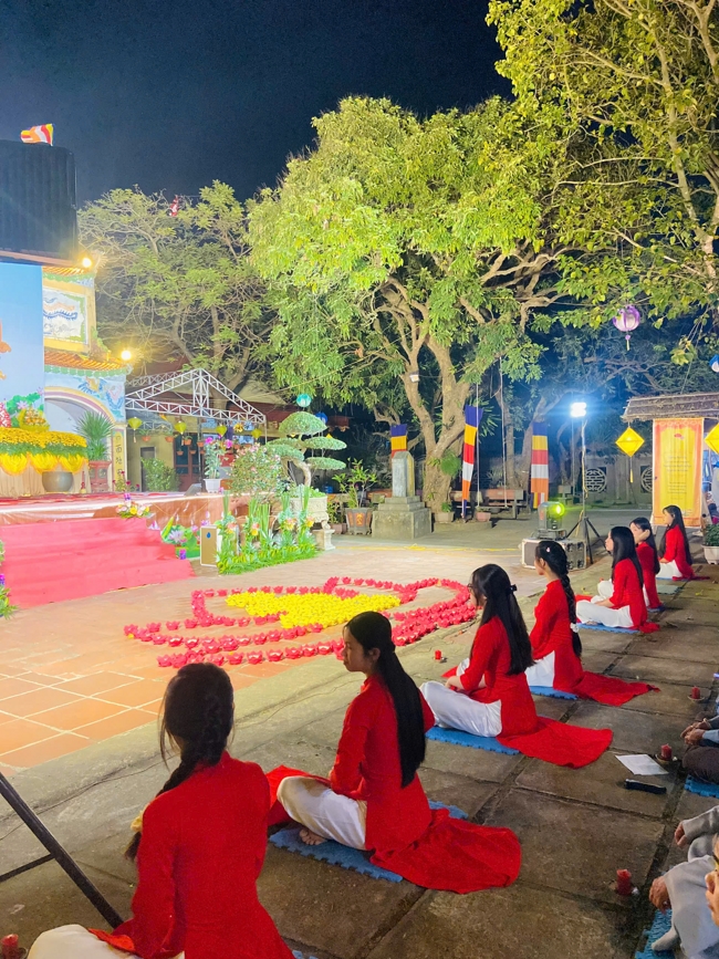 Chùa Đống Cao – Thanh Hóa: Lễ Hoa đăng mừng ngày khánh đản Đức Phật A Di Đà và đón năm mới 2026