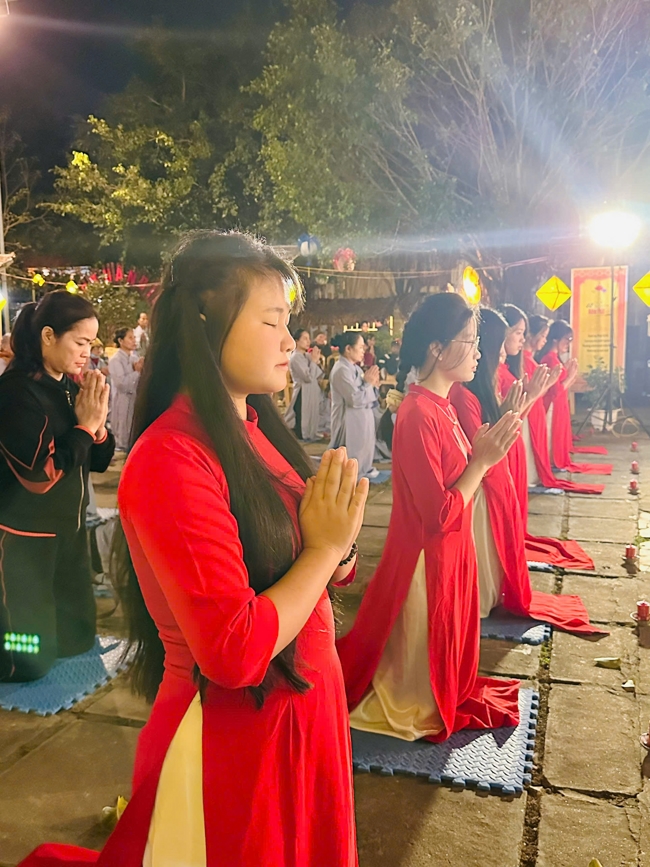 Chùa Đống Cao – Thanh Hóa: Lễ Hoa đăng mừng ngày khánh đản Đức Phật A Di Đà và đón năm mới 2026