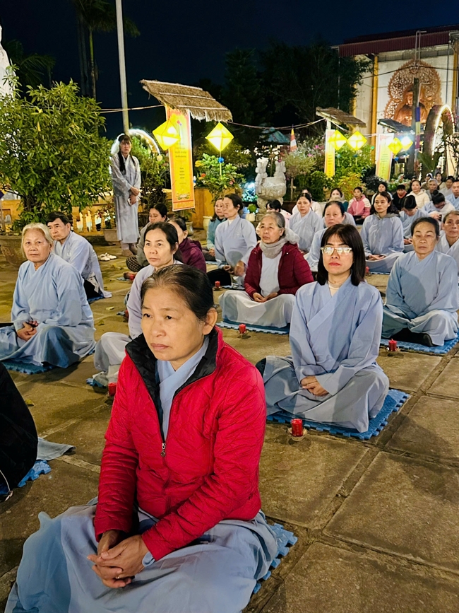 Chùa Đống Cao – Thanh Hóa: Lễ Hoa đăng mừng ngày khánh đản Đức Phật A Di Đà và đón năm mới 2026