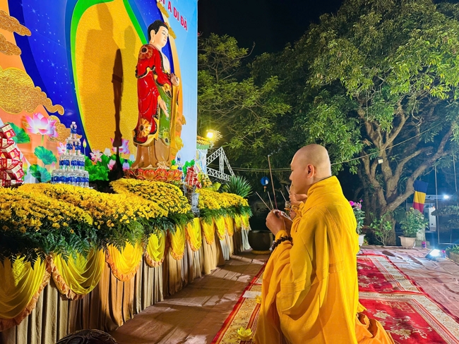 Chùa Đống Cao – Thanh Hóa: Lễ Hoa đăng mừng ngày khánh đản Đức Phật A Di Đà và đón năm mới 2026