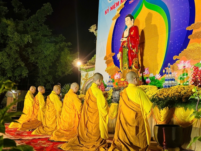 Chùa Đống Cao – Thanh Hóa: Lễ Hoa đăng mừng ngày khánh đản Đức Phật A Di Đà và đón năm mới 2026