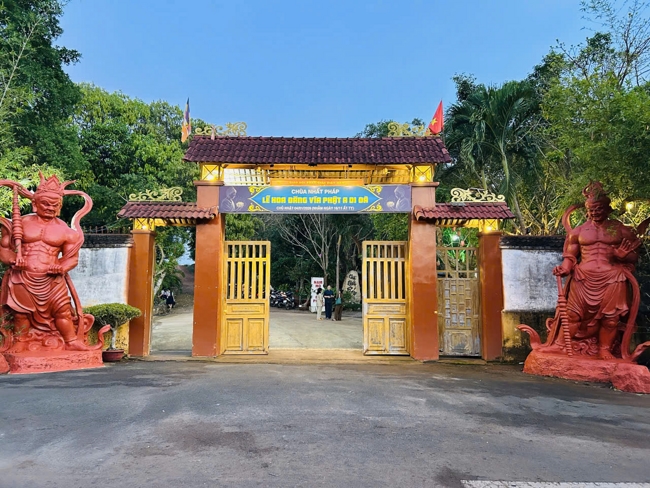 Chùa Nhất Pháp - Đồng Nai: Lễ Hoa đăng vía Đức Phật A Di Đà