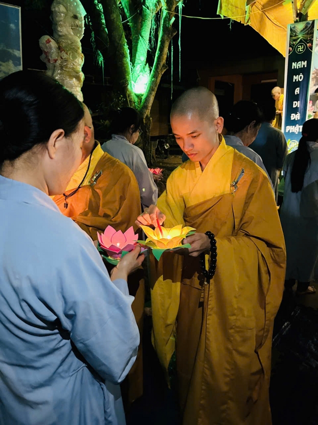 Chùa Nhất Pháp - Đồng Nai: Lễ Hoa đăng vía Đức Phật A Di Đà