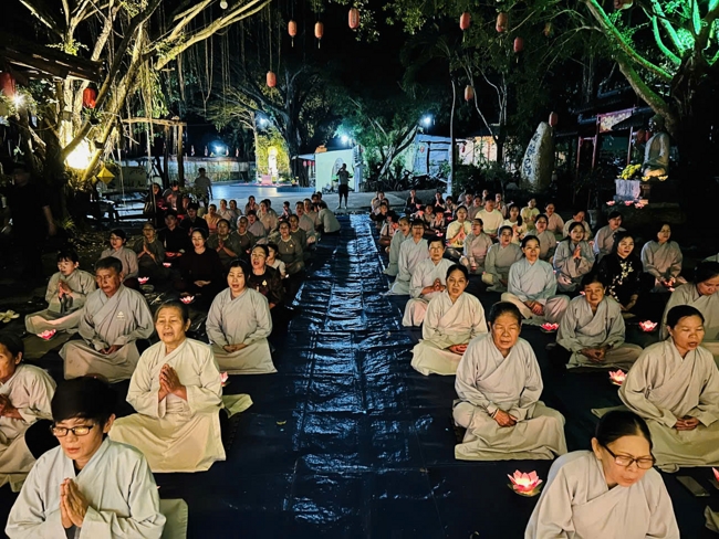 Chùa Nhất Pháp - Đồng Nai: Lễ Hoa đăng vía Đức Phật A Di Đà