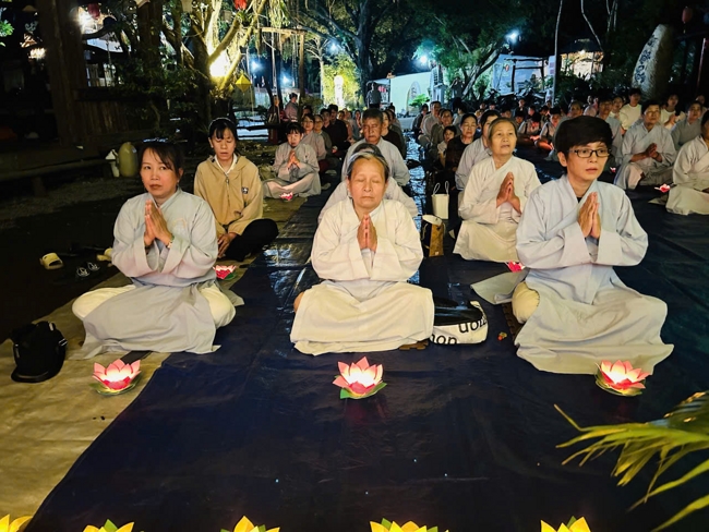 Chùa Nhất Pháp - Đồng Nai: Lễ Hoa đăng vía Đức Phật A Di Đà