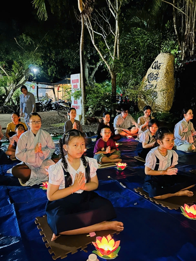 Chùa Nhất Pháp - Đồng Nai: Lễ Hoa đăng vía Đức Phật A Di Đà