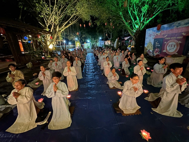 Chùa Nhất Pháp - Đồng Nai: Lễ Hoa đăng vía Đức Phật A Di Đà