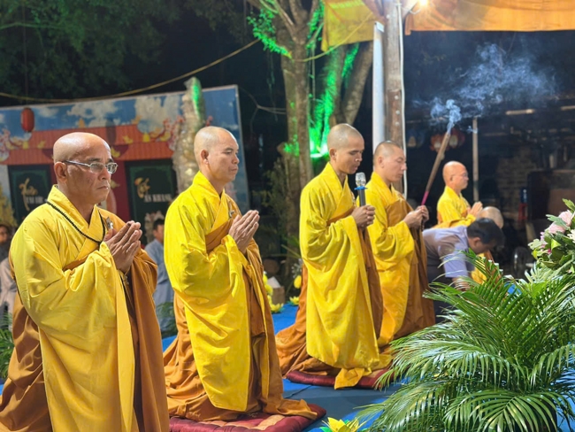 Chùa Nhất Pháp - Đồng Nai: Lễ Hoa đăng vía Đức Phật A Di Đà