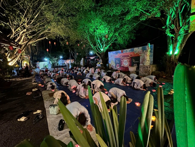 Chùa Nhất Pháp - Đồng Nai: Lễ Hoa đăng vía Đức Phật A Di Đà