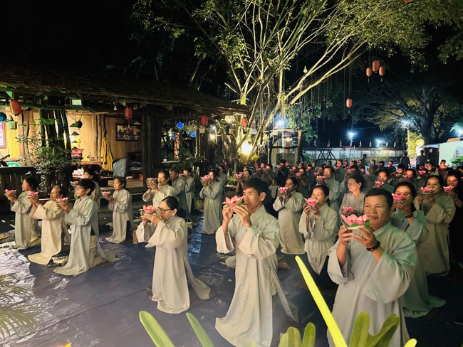 Chùa Nhất Pháp - Đồng Nai: Lễ Hoa đăng vía Đức Phật A Di Đà