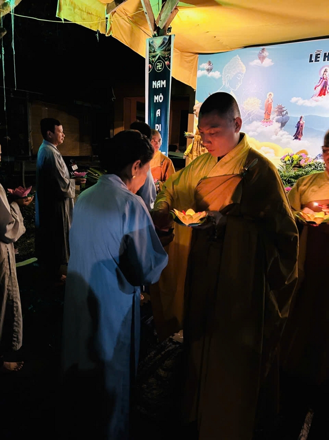 Chùa Nhất Pháp - Đồng Nai: Lễ Hoa đăng vía Đức Phật A Di Đà