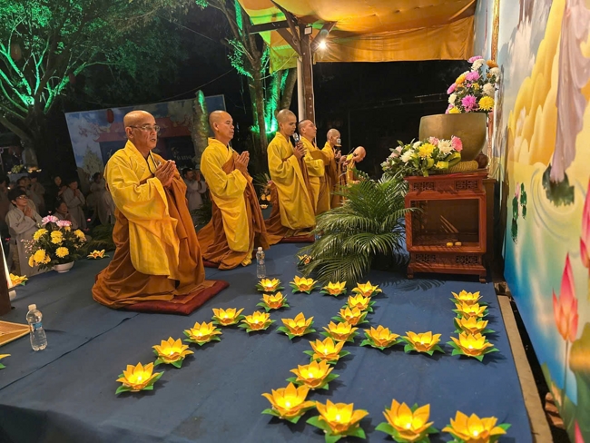 Chùa Nhất Pháp - Đồng Nai: Lễ Hoa đăng vía Đức Phật A Di Đà