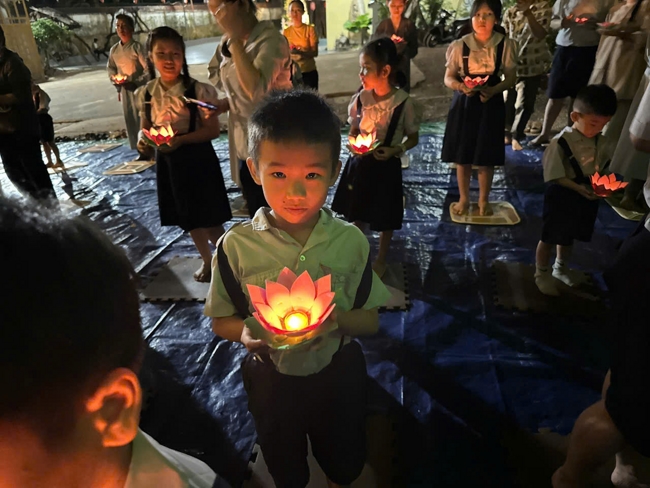 Chùa Nhất Pháp - Đồng Nai: Lễ Hoa đăng vía Đức Phật A Di Đà